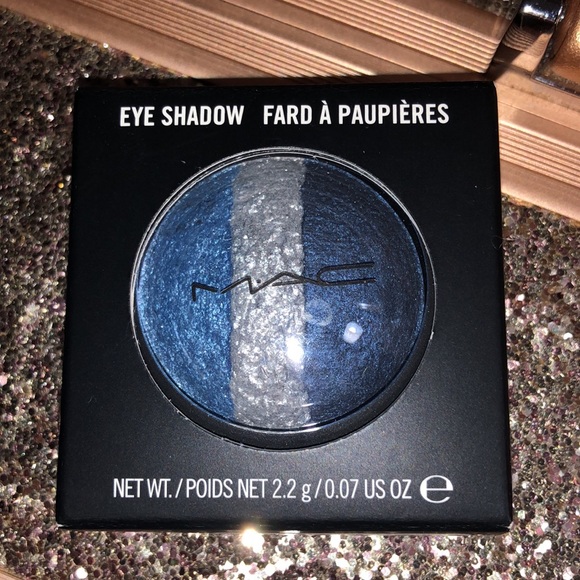 MAC Cosmetics eyeshadow Persuasive NEW - Picture 2 of 16
